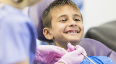 Es aconsejable llevar al niño al odontopediatra a partir de los 3 años anualmente