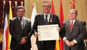 El Dr. Diego Rivas recibe la Medalla de Oro al Mérito Profesional de las Relaciones Industriales y Ciencias del Trabajo 2019
