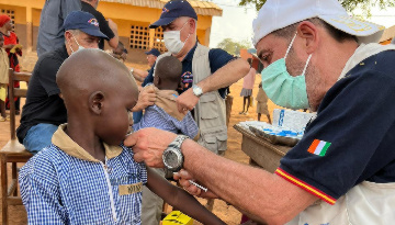 Sanitarios sevillanos de Grupo IHP vacunan a 9.000 niños en Costa de Marfil