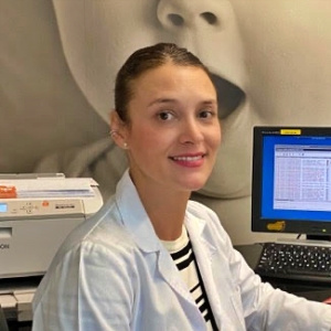 Gómez Bustos, María Dolores